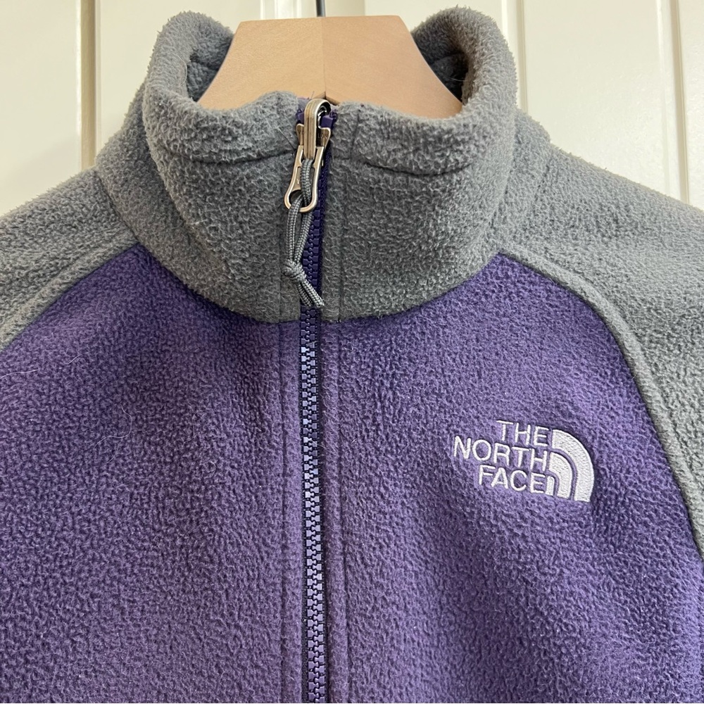 The North Face Womens Fleece Zip Up Jacket in Purple/Gray, Size XS - Picture 3 of 12